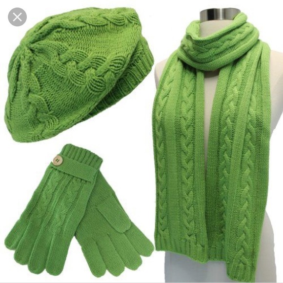 Green hat scarf and glove set Clearance